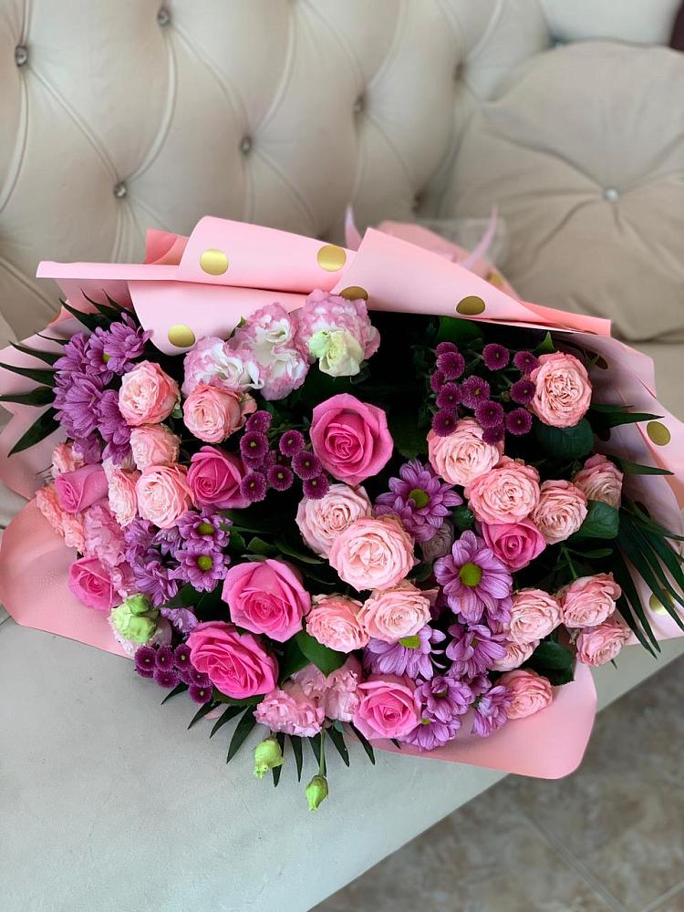 Букет цветов из: Хризантемы, Розы и Лизиантусы в Келермесской