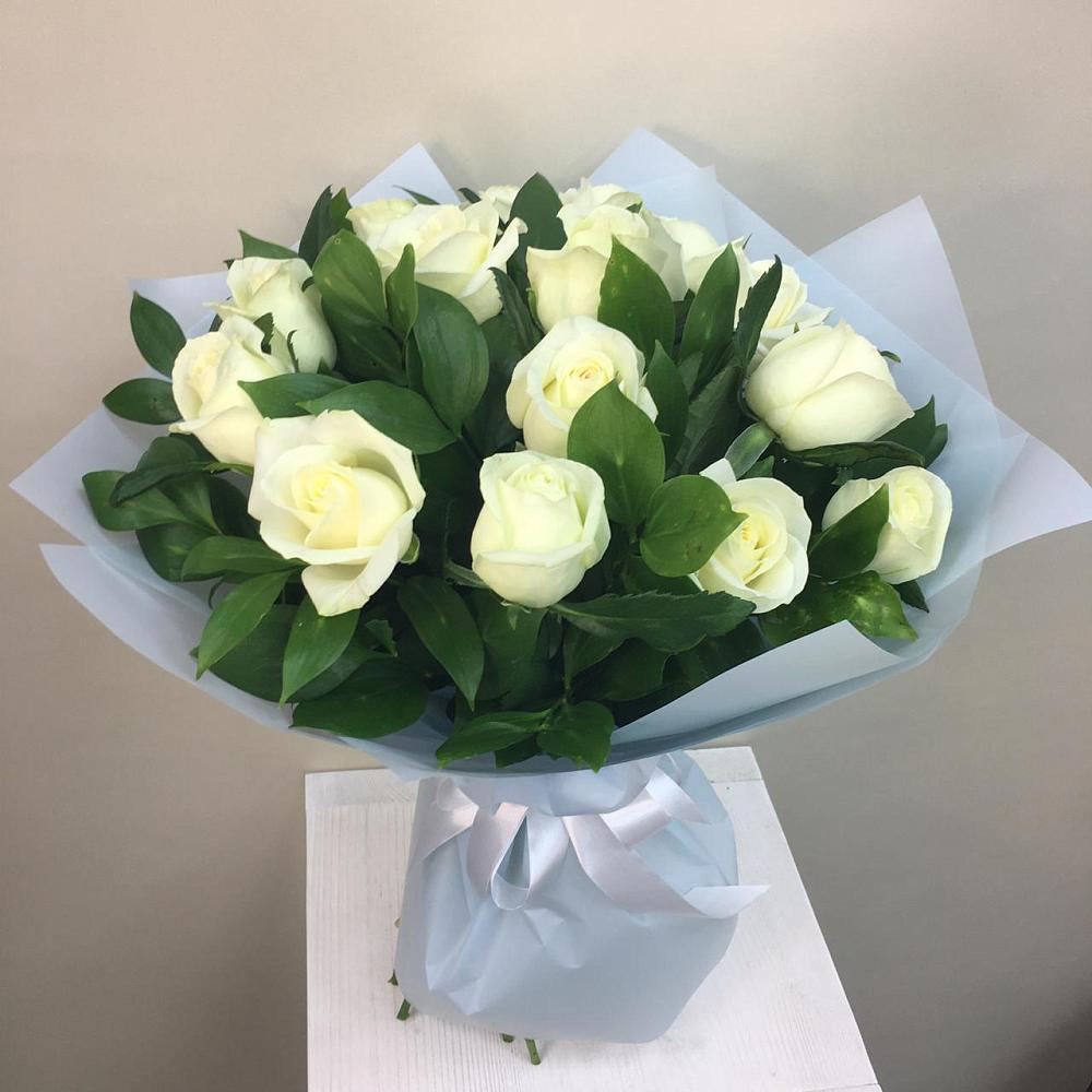 Букет 15 Белых роз Проуд в Келермесской