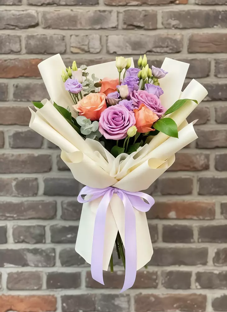 Букет цветов из: Лизиантусы и Розы в Келермесской