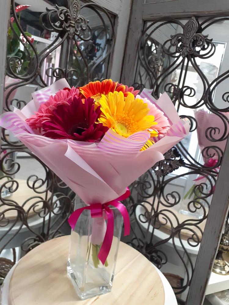 Букет цветов из: Герберы в Келермесской