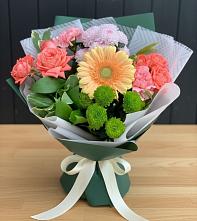 Букет цветов из:  Гвоздики, Розы, Герберы и Хризантемы в Келермесской