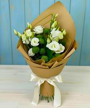 Букет цветов из:  Хризантемы и Лизиантусы в Келермесской